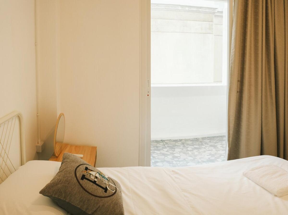 Center Newly Renovate 2br King Size Bed *
